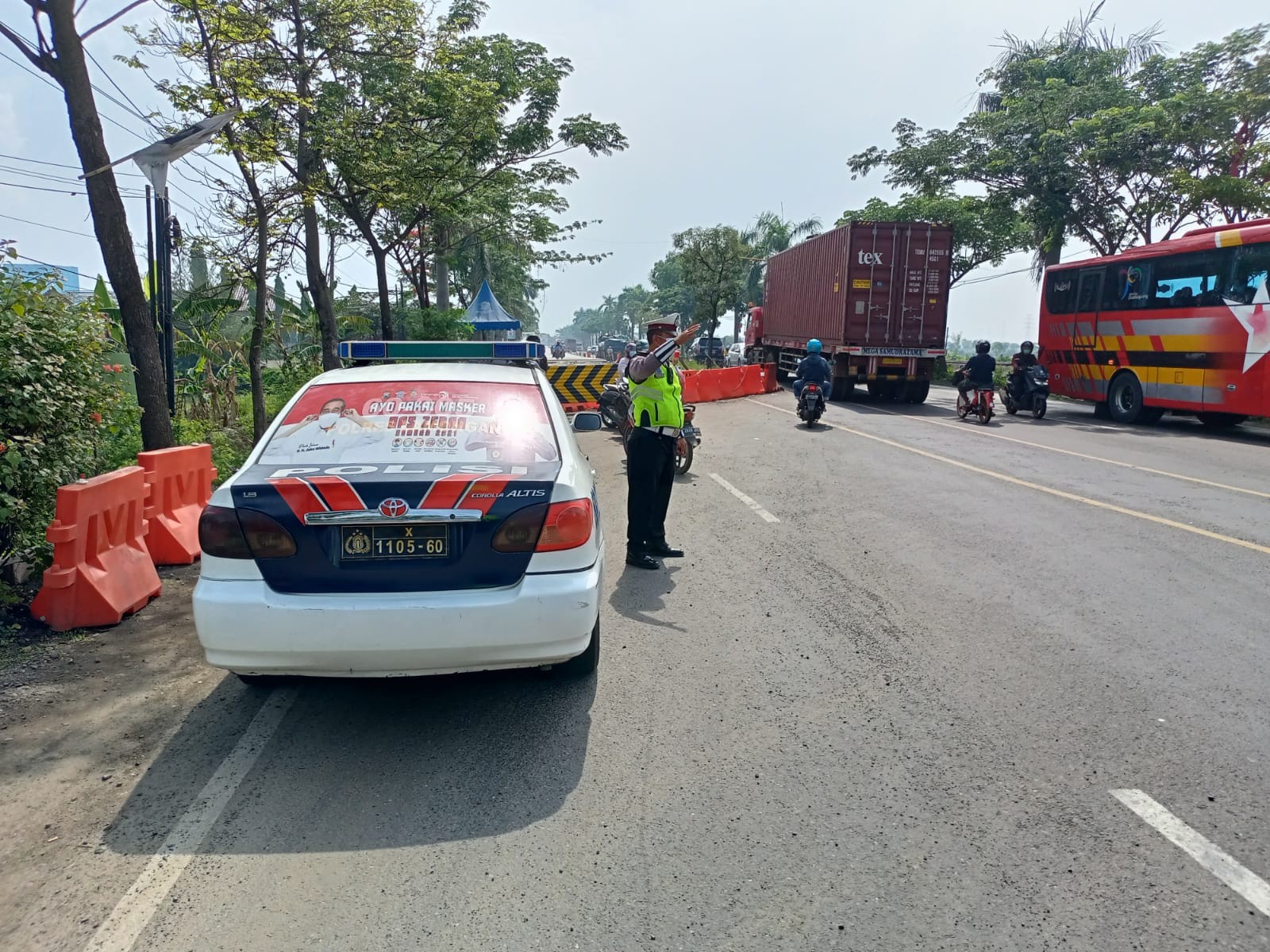LAKSANAKAN PATROLI JALUR POROS ANTISIPASI KEMACETAN
