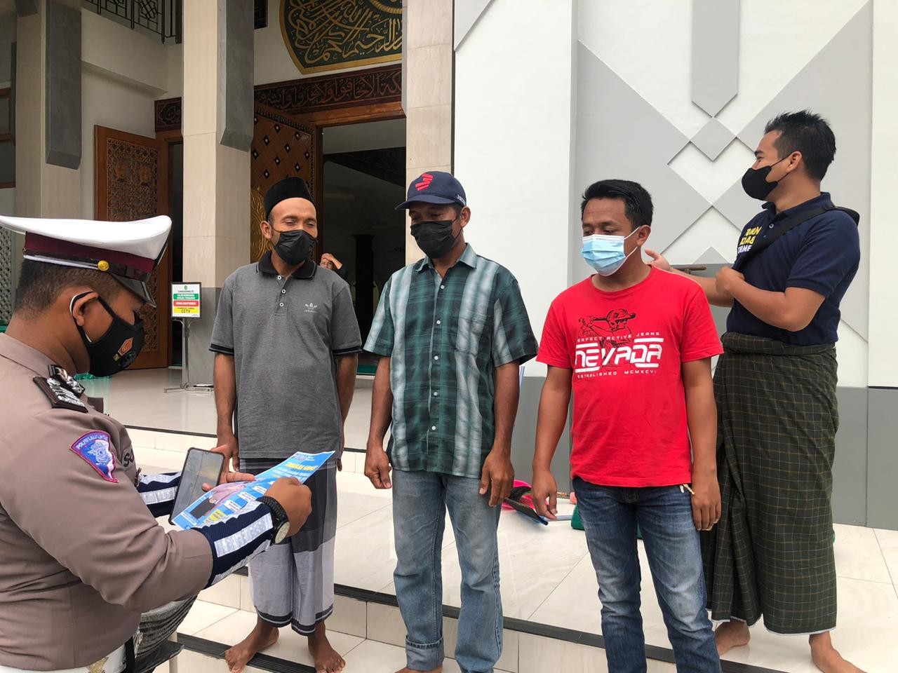 GENCAR SOSIALISASI TERTIB LALU LINTAS DAN DISIPLIN PROTOKOL KESEHATAN