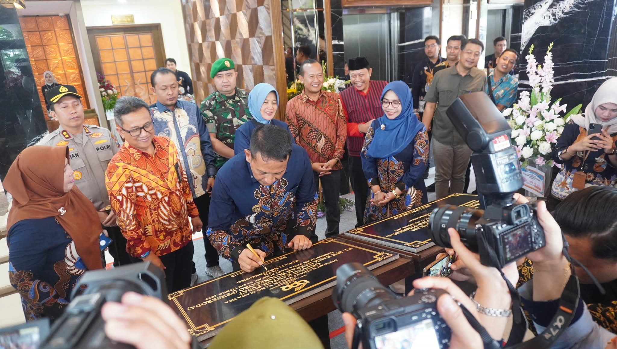 Bupati Setyo Wahono Resmikan Gedung Baru PT BPR Bank Daerah Bojonegoro