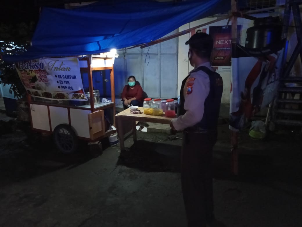 Anggota Polsek Sendang Patroli Malam Dan Sosialisasi PPKM Berbasis Mikro