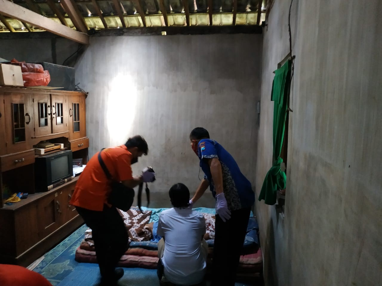 Penjual Rujak Ini Ditemukan Meninggal Dunia Dalam Keadaan Bersujud