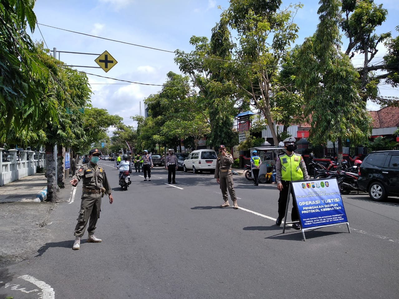 Tim Gabungan Gelar Ops Yustisi Di Depan Kantor Kecamatan Tulungagung