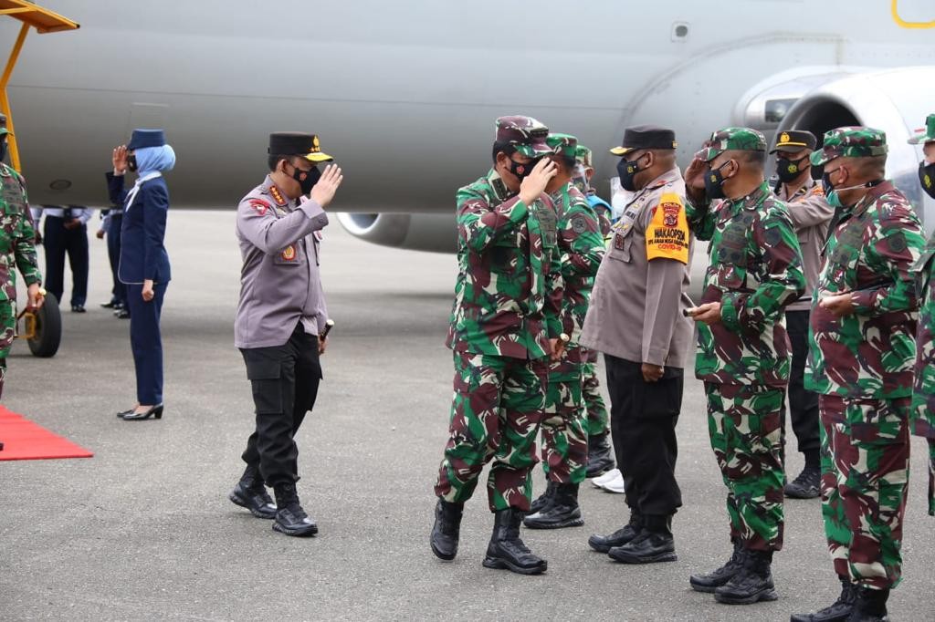 Panglima TNI dan Kapolri Bakar Semangat Satgas Nemangkawi 