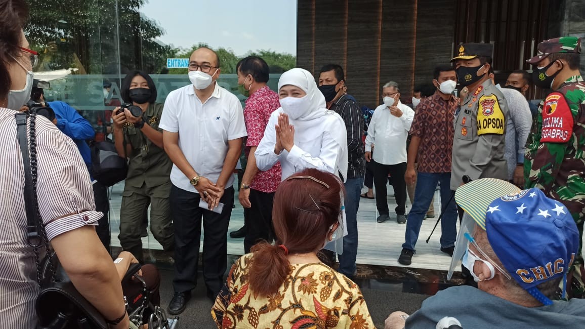 Vaksinasi Covid-19 Lansia di Surabaya, Menkes: Sebanyak 38 Juta Akan Terima Vaksinasi Covid-19 Ditar