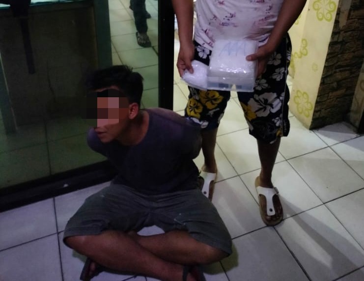 Nyasar ke Komplek Warga, Pria Ini Kedapatan Buang Bungkusan Berisi Shabu 1 Kg 