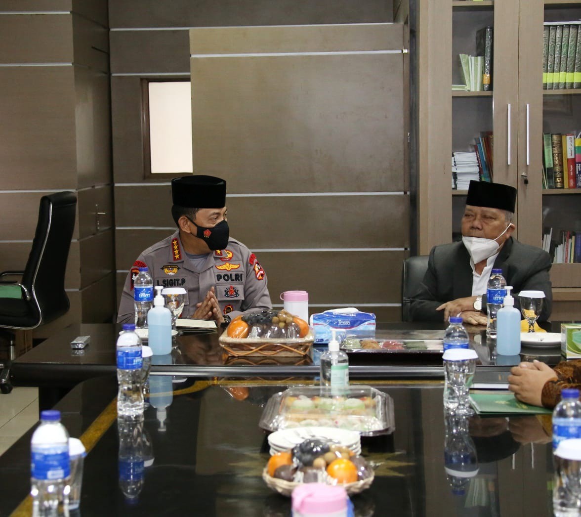 Silaturahmi ke Persis, Kapolri Minta Masyarakat Hilangkan Polarisasi dan Bersatu Membangun Bangsa 
