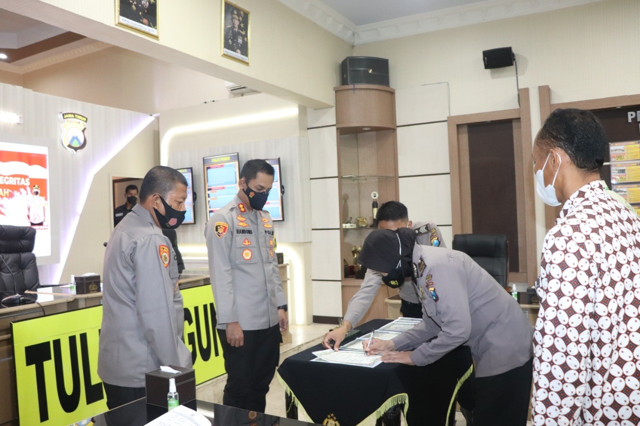 Kapolres Tulungagung Pimpin Penandatanganan Pakta Integritas Penerimaan Polri