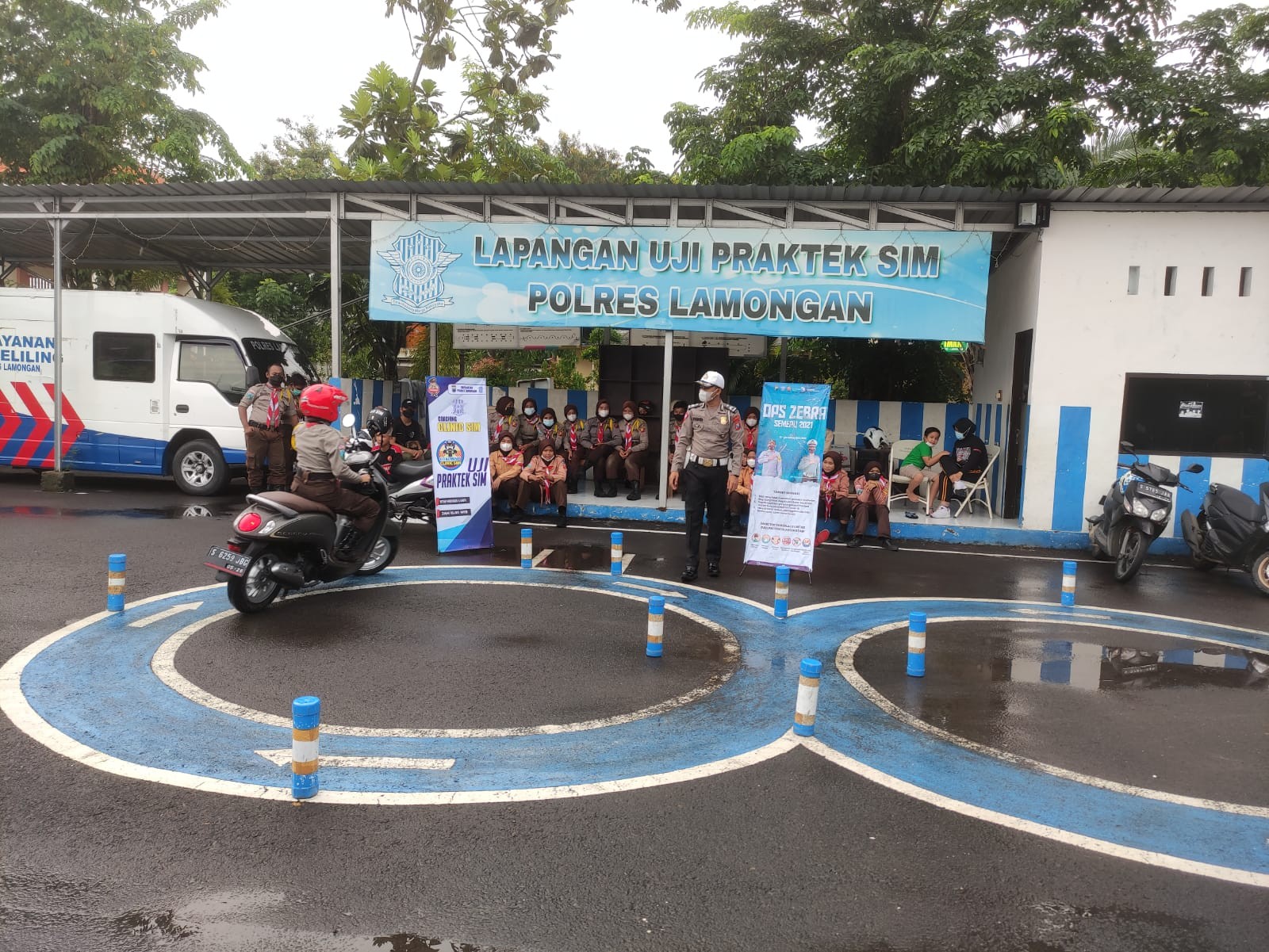JOKO TINGKIR COACHING CLINIC KETERAMPILAN MENGEMUDI BERSAMA SAKA BHAYANGKARA