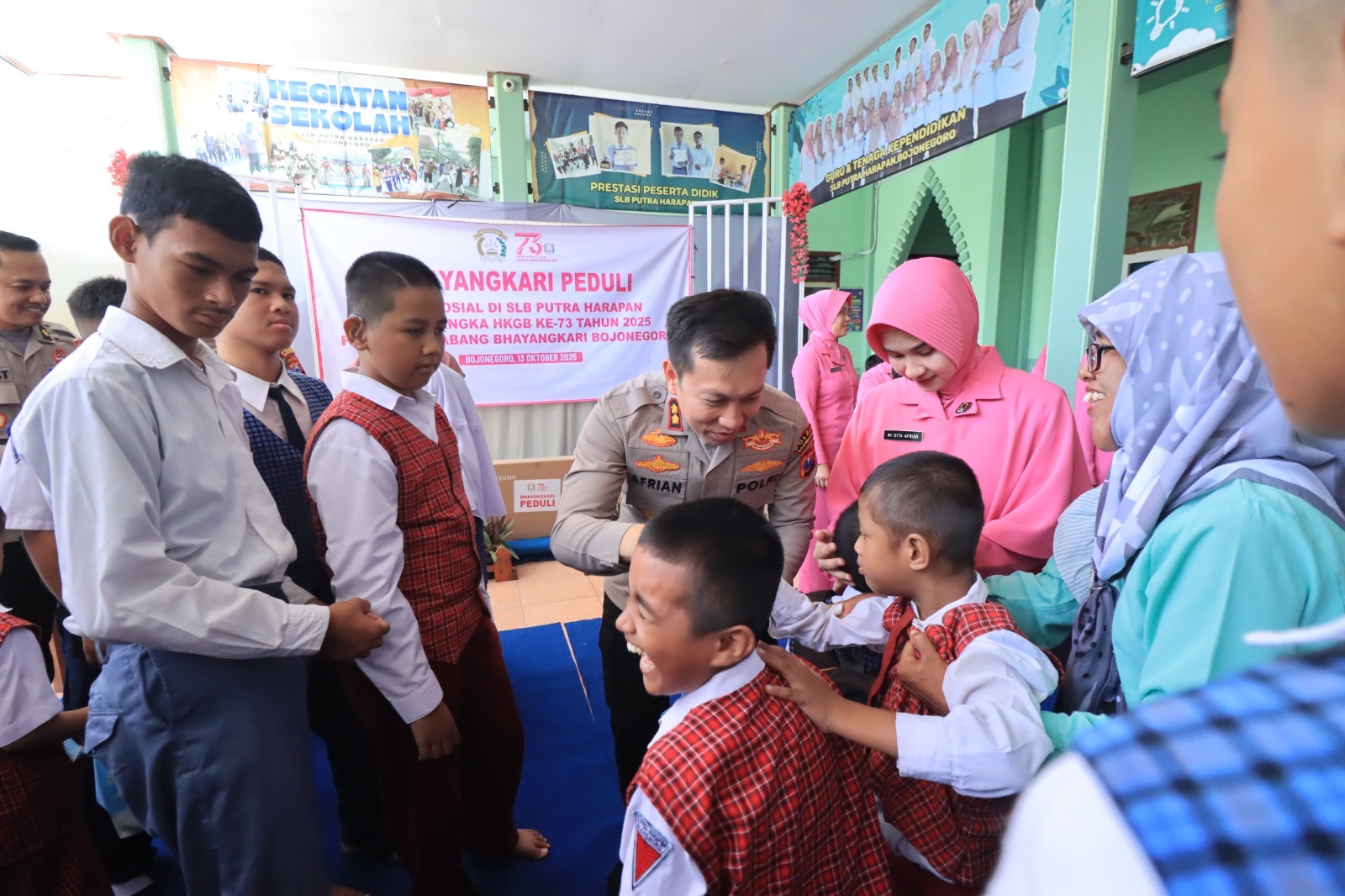 Bhayangkari Polres Bojonegoro Kunjungi SLB Putra Harapan