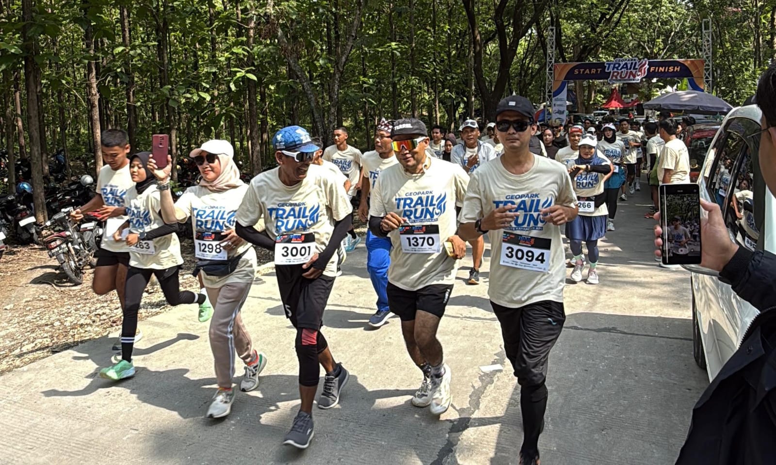 Geopark Trail Run Meriahkan Pengambilan Api Abadi HJB ke-348