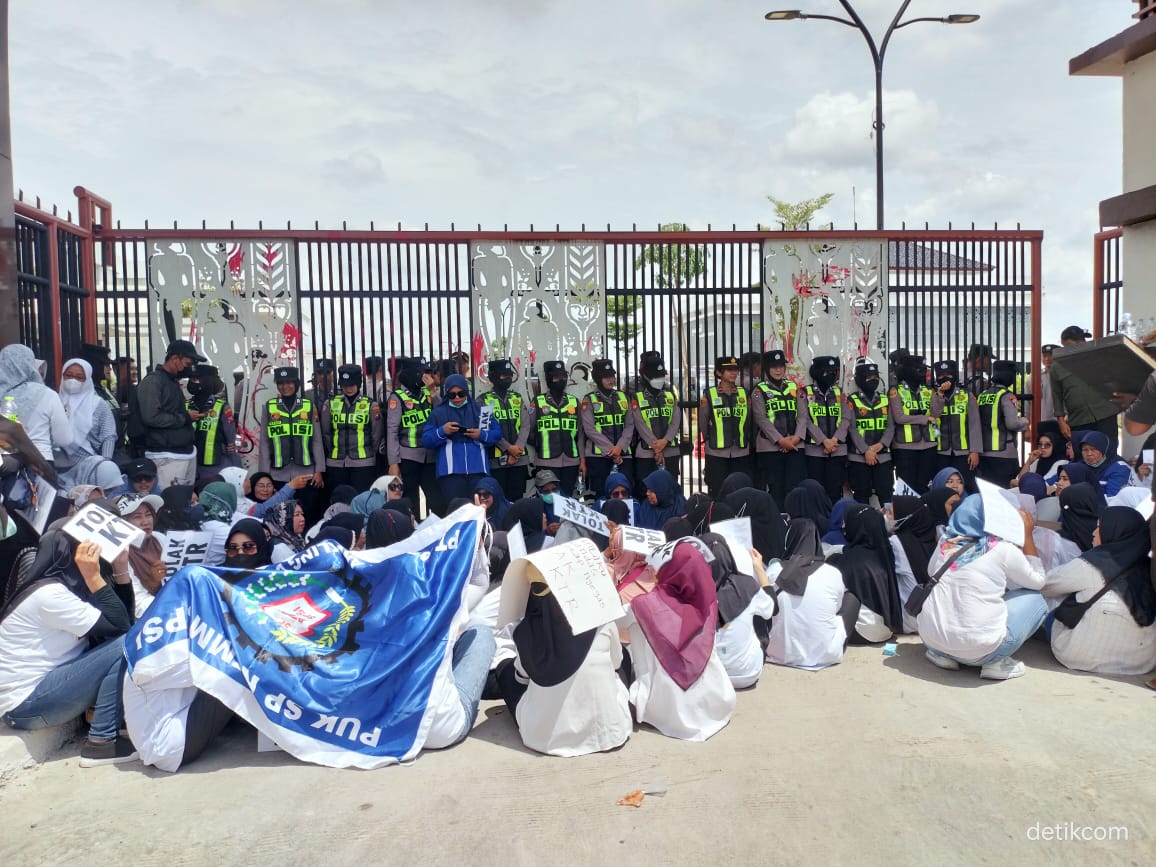 Buruh Rokok di Bojonegoro Tolak Raperda KTR