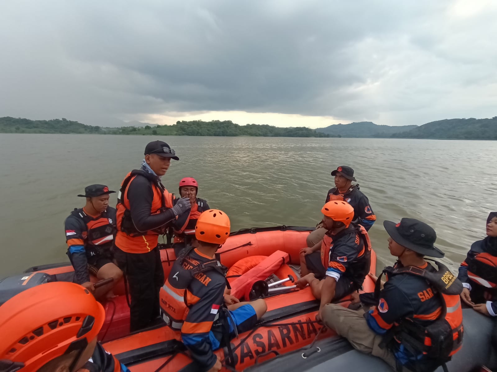 100 Relawan SAR Berlatih Water Rescue di Waduk Pacal Bojonegoro