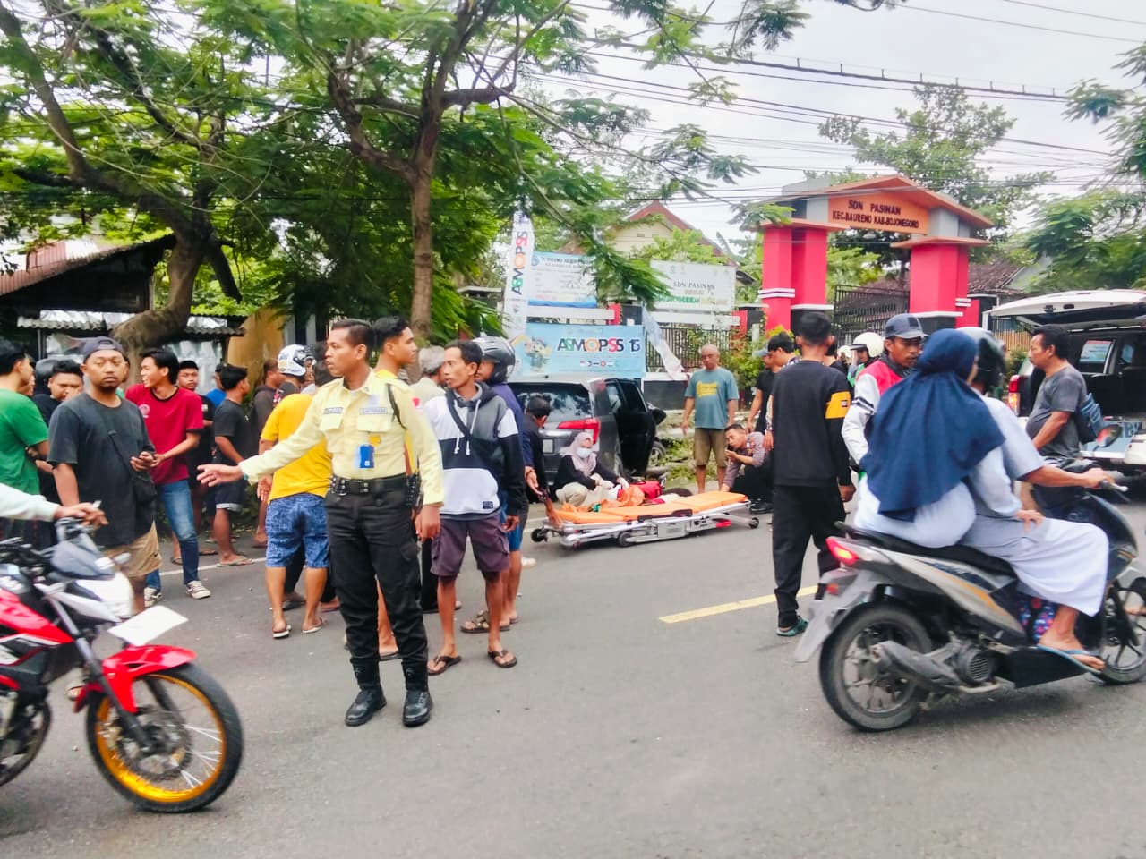 Minibus Tabrak Motor di Bojonegoro, 1 Tewas 2 Luka-luka