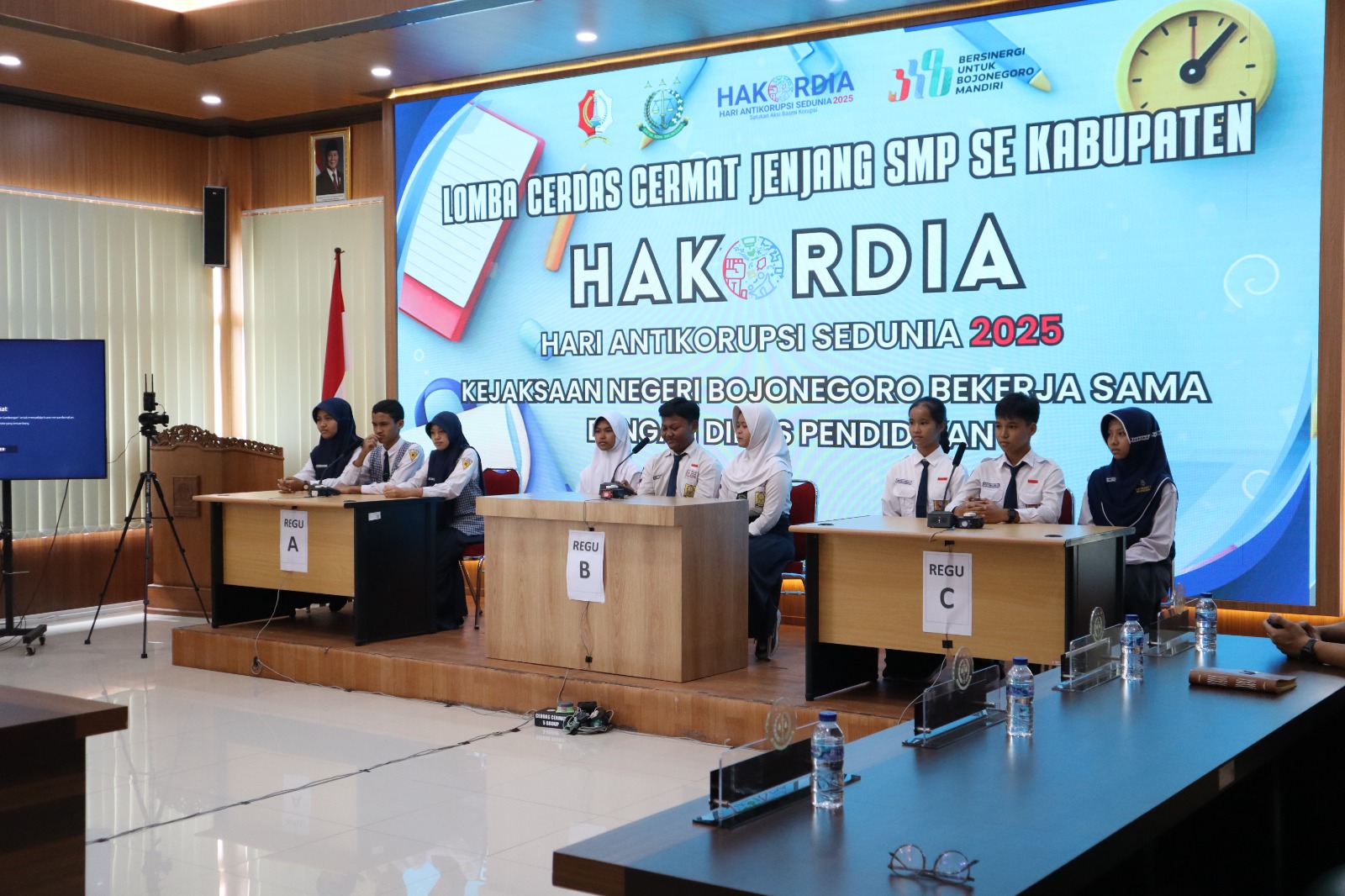 Gelar Cerdas Cermat, Kejari Bojonegoro Tanamkan Antikorupsi ke Pelajar SMP