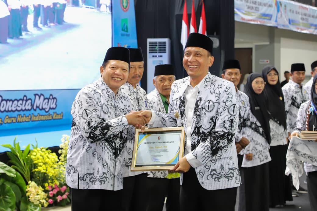 Inilah Pesan Bupati Bojonegoro di Hari Guru Ke-80