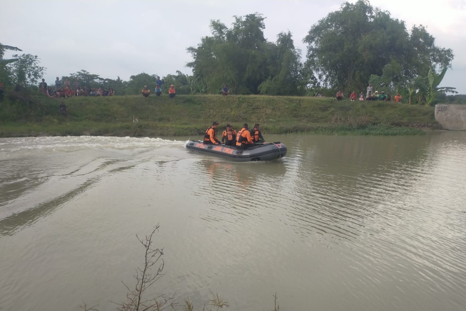 Bermain di Embung Bocah di Bojonegoro Tenggelam