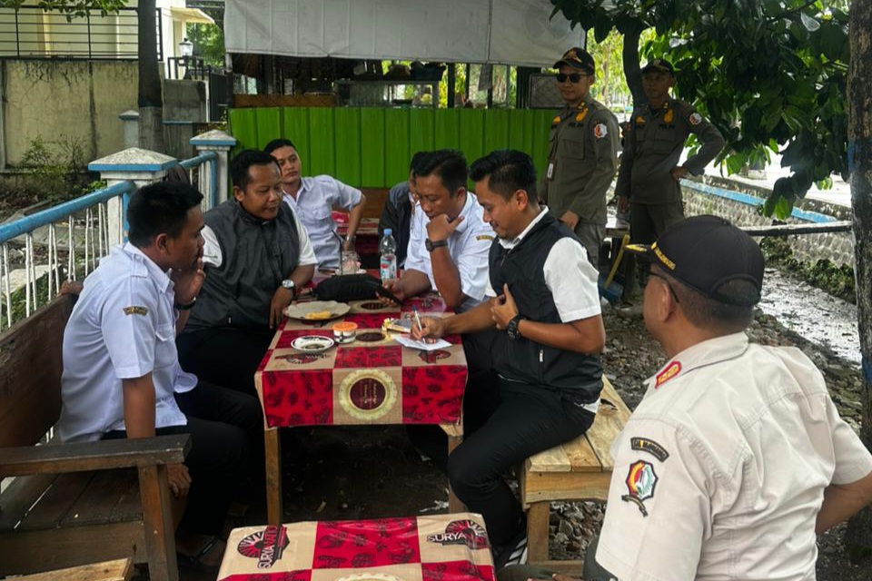 Nongkrong di Warung, 8 ASN Bojonegoro Diciduk Tim Disiplin