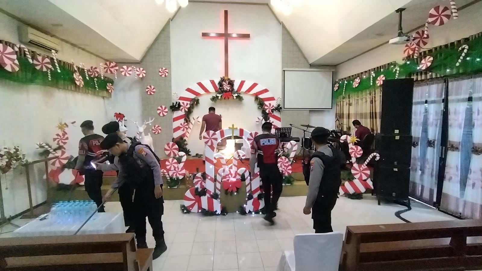 Pastikan Ibadah Aman, Polres Bojonegoro Gelar Sterilisasi Gereja