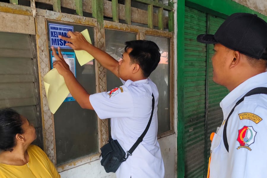 Pemasangan Stiker Keluarga Miskin di Bojonegoro Tuai Pro dan Kontra