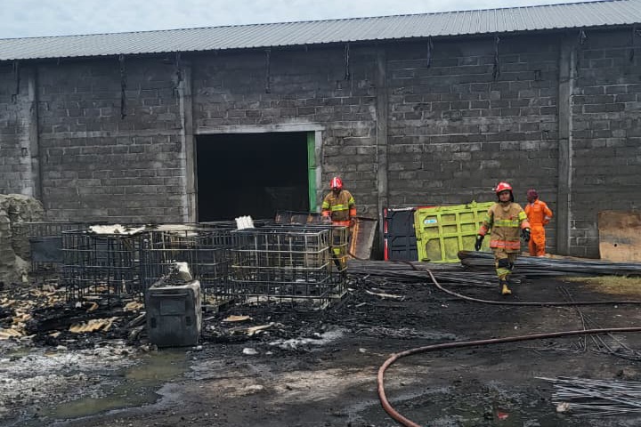 Gudang Solar Terbakar Milik Kontraktor Pemenang Proyek BBWS Senilai 47 Miliar