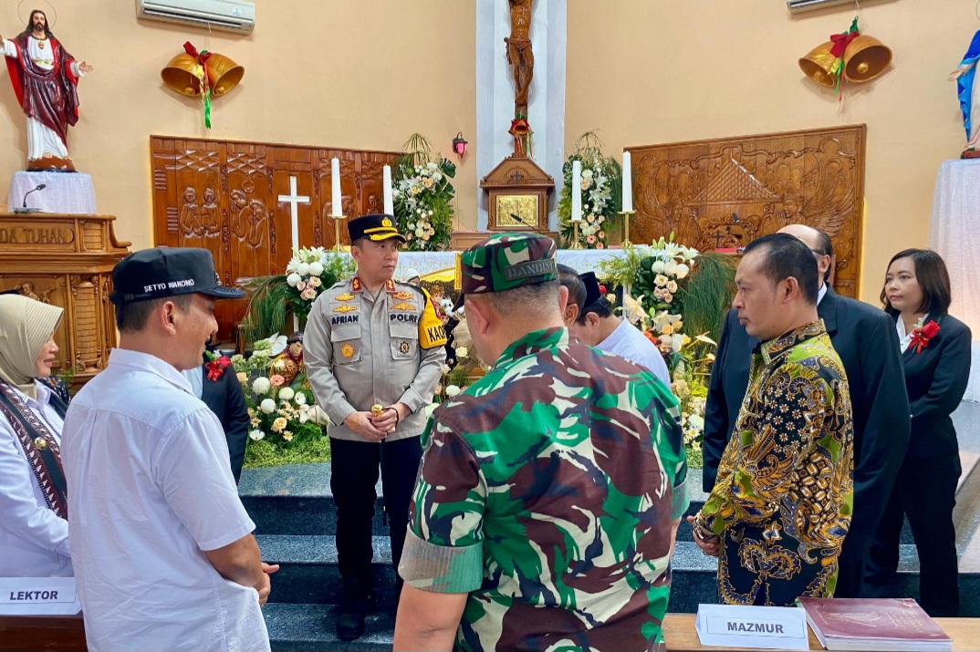 Jajaran Forkopimda Bojonegoro Pantau Kesiapan Gereja Jelang Natal