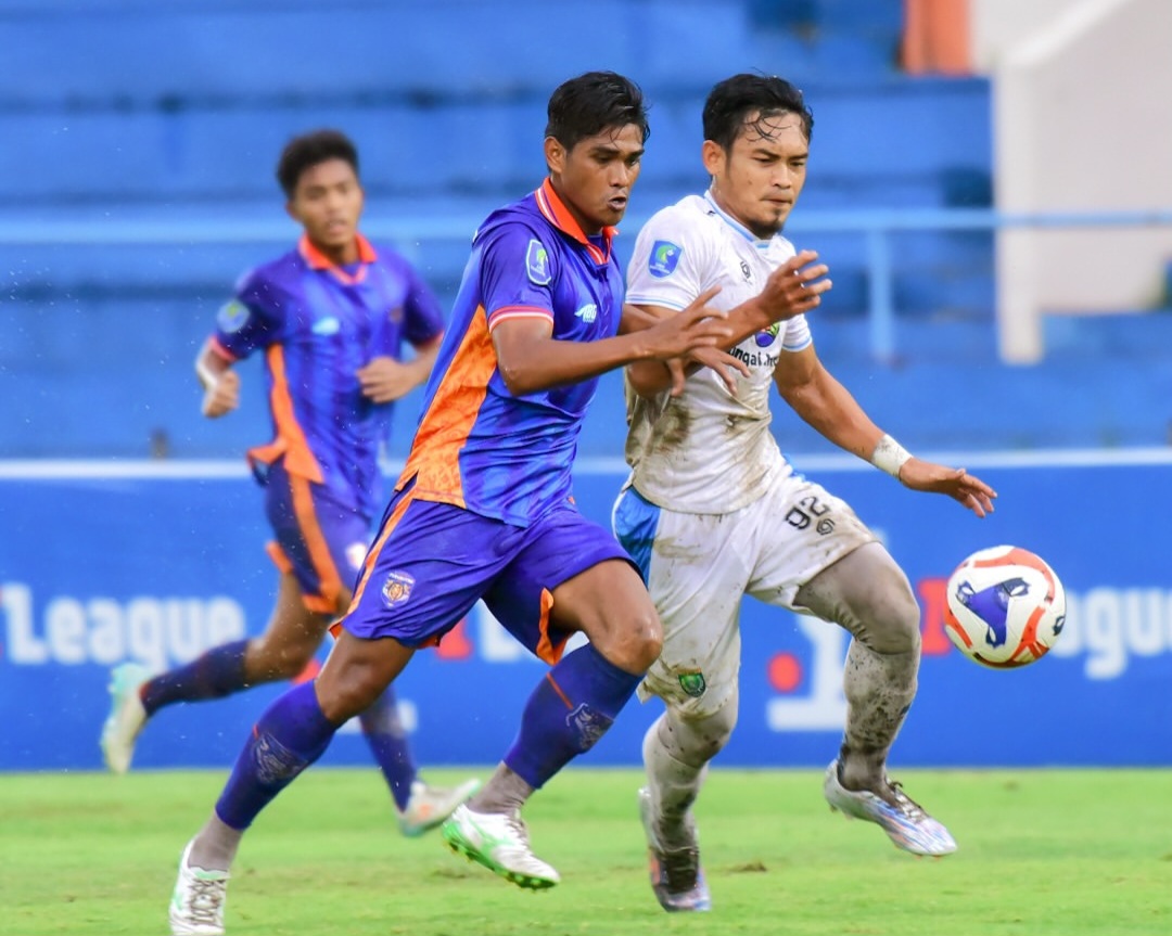 Hattrick Bayu Nugroho Bawa Persibo Tekuk Persikutim 3-1