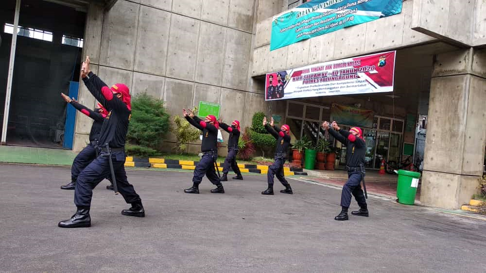 Tingkatkan Profesionalisme, Polres Tulungagung Latih Satpam Drill Tongkat Dan Borgol