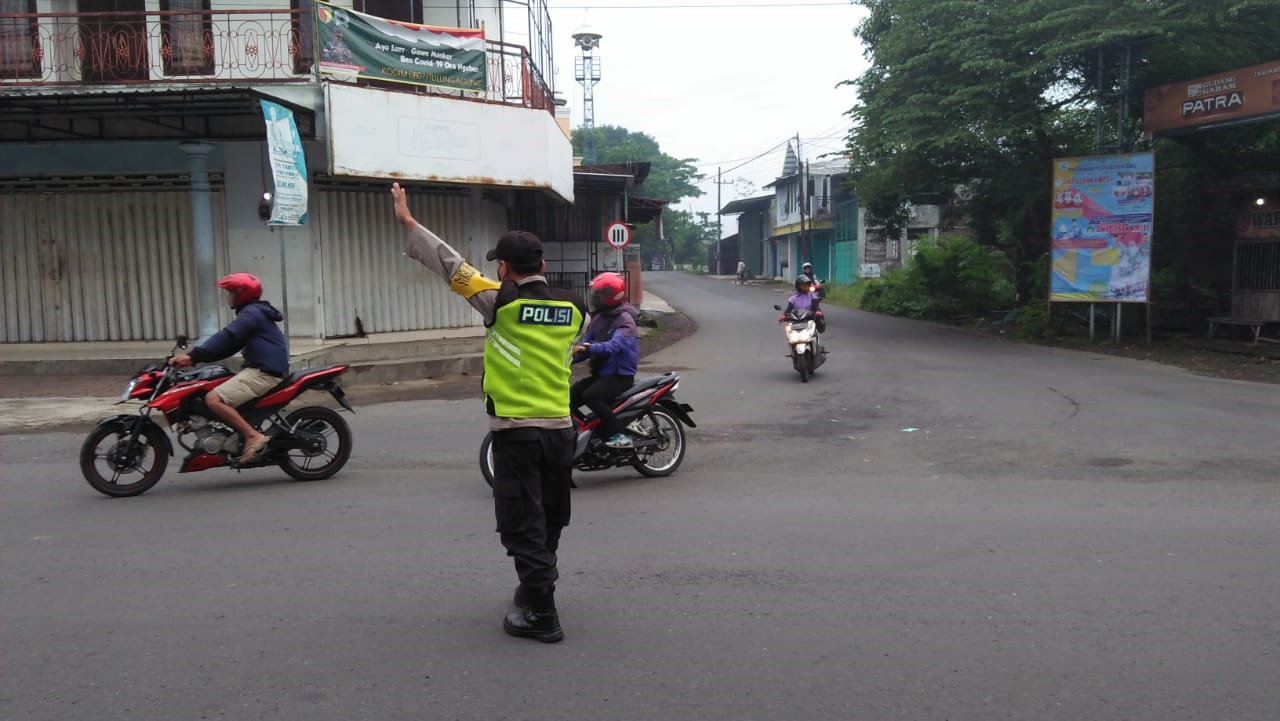 Personil Polsek Karangrejo Beri Pelayanan Kepada Masyarakat Pagi Hari