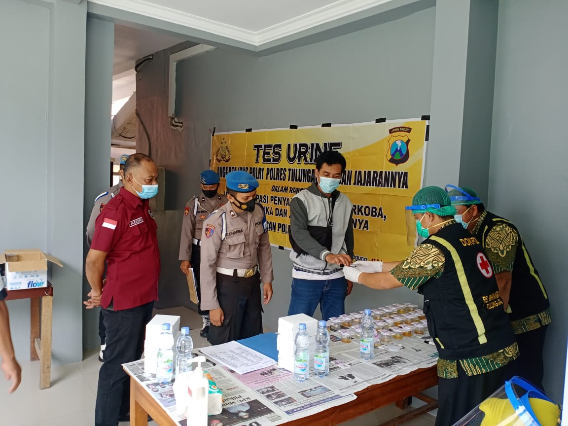 Puluhan Personil Polres Tulungagung Mendadak Di Tes Urine 