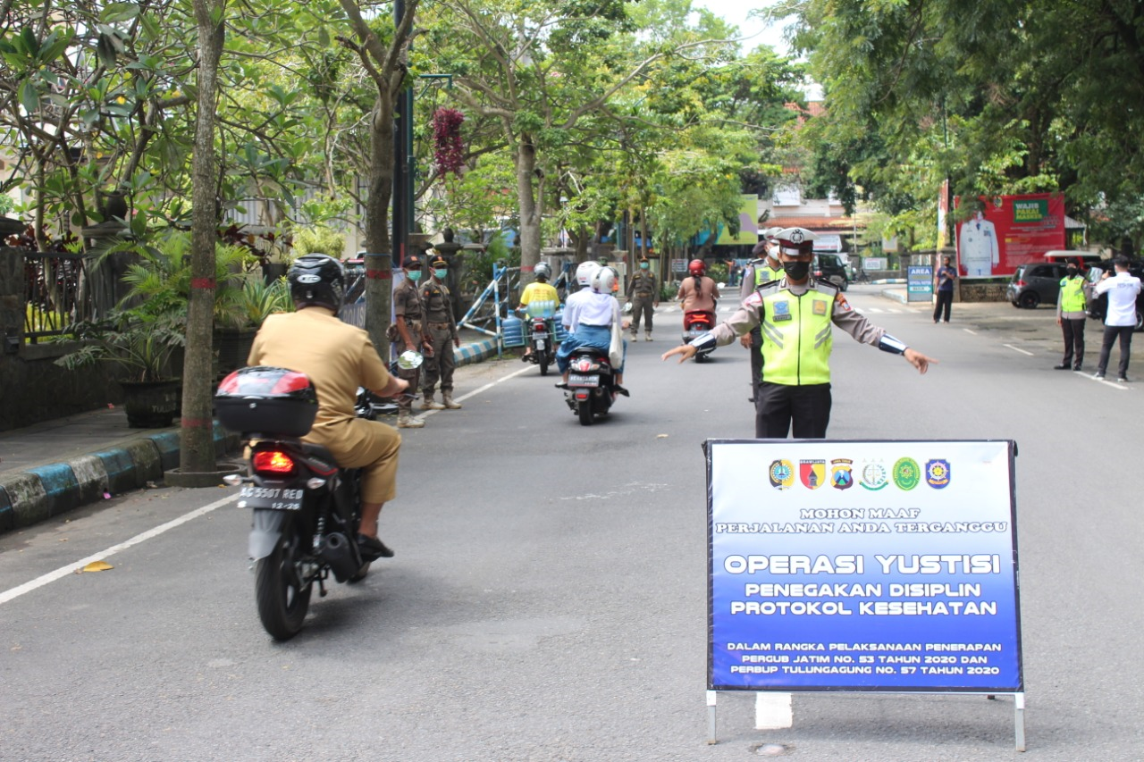 Ops Yustisi di Alun-Alun Tulungagung Jaring 7 Pelanggar Prokes Covid 19