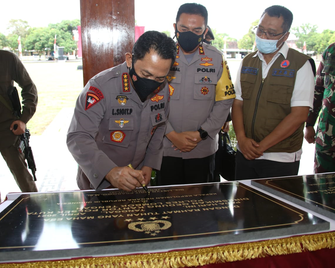 Kapolri Resmikan Sejumlah Fasilitas Bangunan Polda NTB