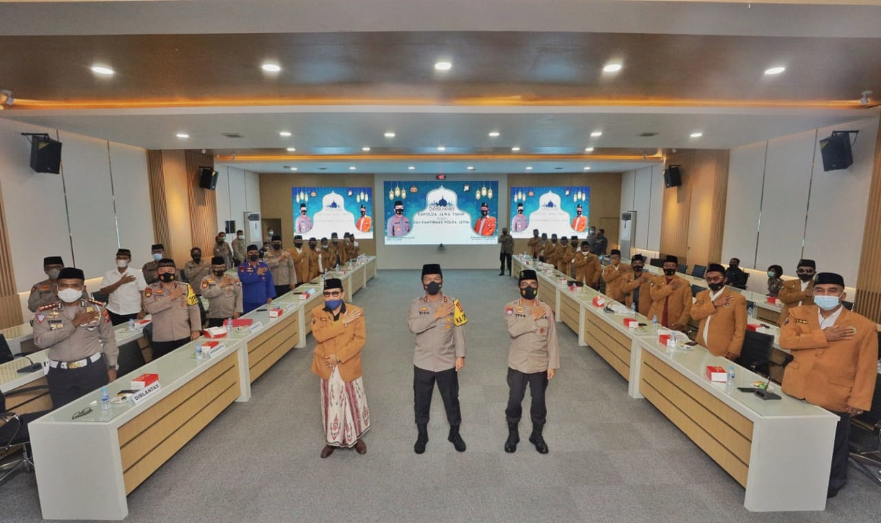 Kapolda Jatim Silaturahmi dengan Da\'i Kamtibmas Polda Jatim