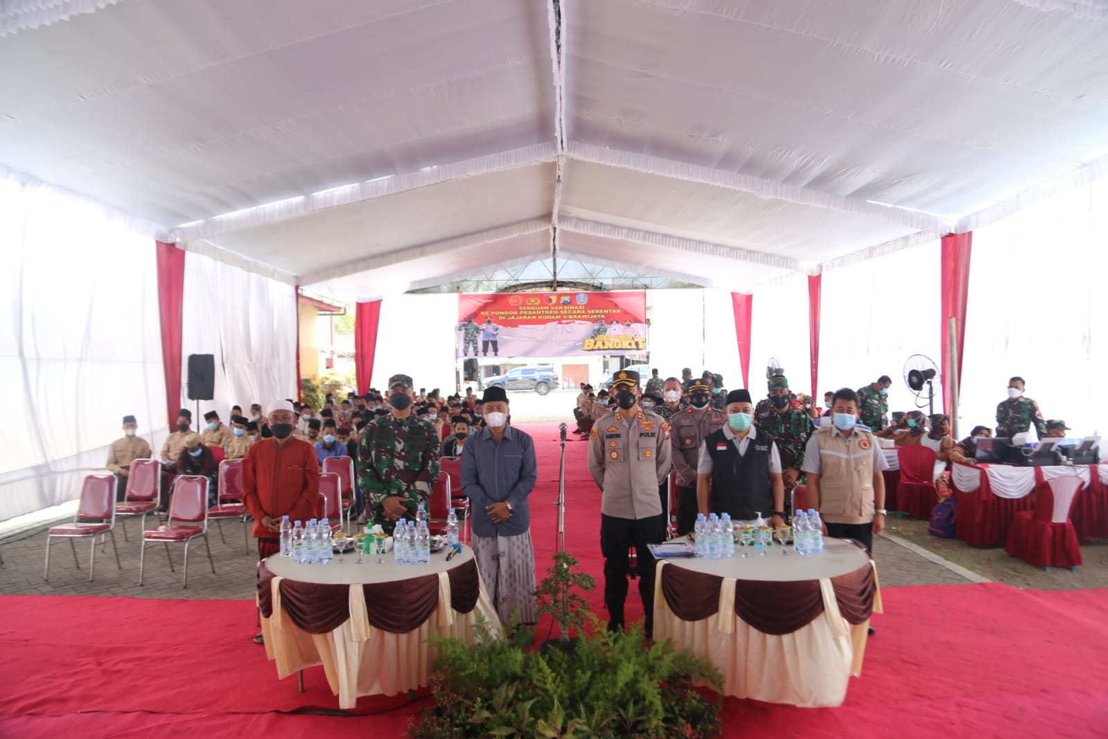 Kapolres Tulungagung Bersama Dandim 0807 Tinjau Serbuan Vaksinasi Serentak di Ponpes dan Ikuti Araha