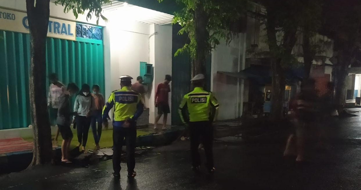 Tim Gabungan Polres Tulungagung dan Satgas Covid 19 Menggelar Patroli Skala Besar Dalam Rangka Pendi
