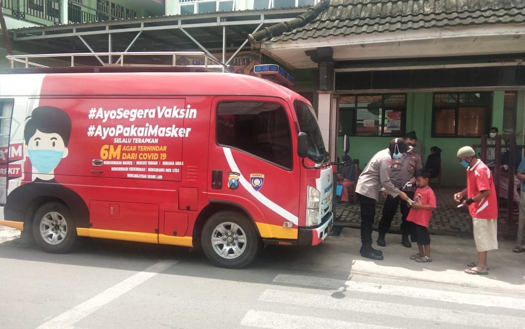 Mobil Gerai Vaksin Presisi Mulai Beroperasi, Kapolres Bangkalan : Ayo Segera Vaksin dan Jangan Lupa 
