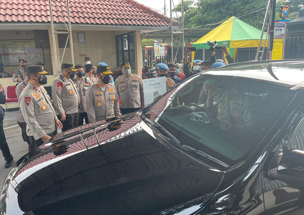Masuk Mapolda Jatim Masyarakat Wajib Siapkan Aplikasi PeduliLindungi, Kapolda Jatim : Ini Dilakukan 