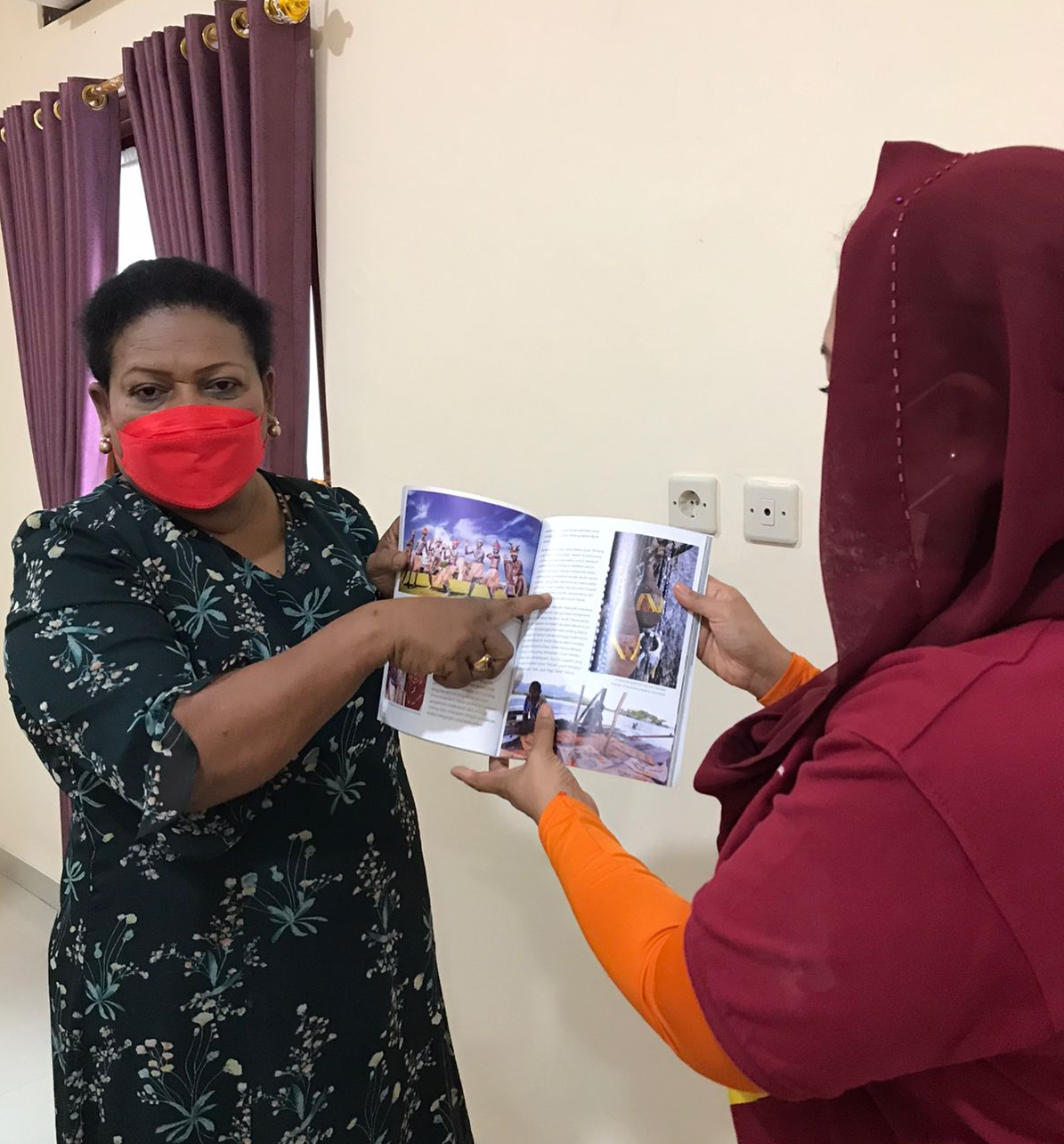 Bertemu Dorlinceu Meheu, Yenny Wahid: Perempuan Papua Perempuan Tangguh