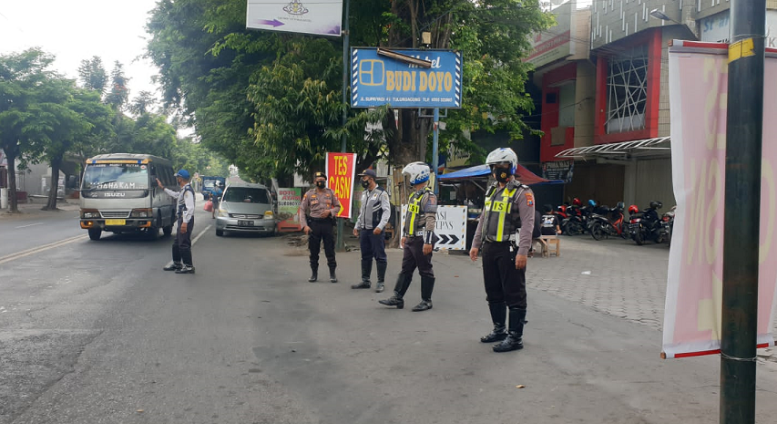 Personil Gabungan Polres Tulungagung Melaksanakan Pengamanan Seleksi CASN 2021 Untuk Wilayah Kabupat