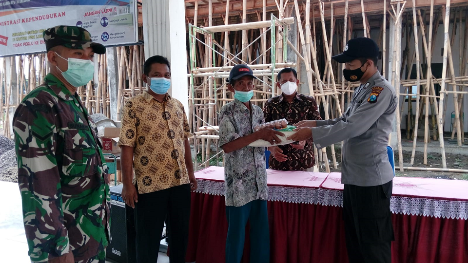 Vaksinasi Lansia di Loderesan dan Mangunsari Tulungagung, Selain Mendapat Pengawalan TNI Polri Juga 