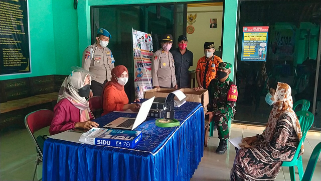 Kapolsek Kalidawir Tulungagung Pantau Vaksinasi Lansia di Lima Desa