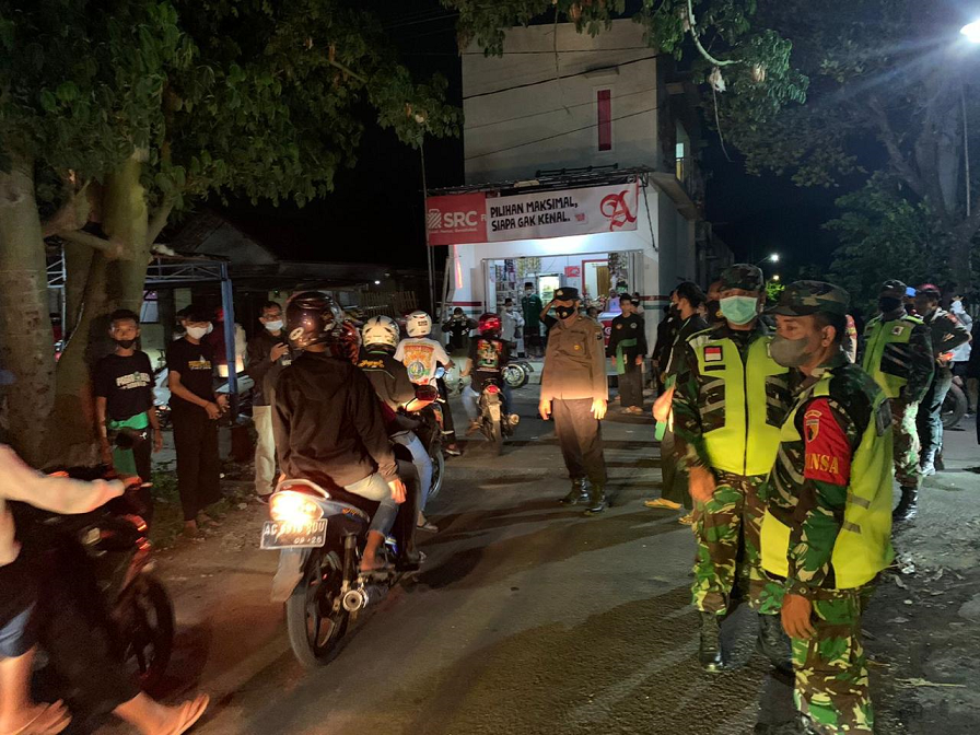 Tingkatkan Kepatuhan Prokes, Tim Gabungan Polres Tulungagung dan Satgas Covid 19 Menggelar Patroli S