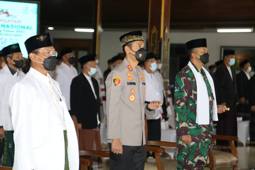 Peringati Hari Santri Nasional, Kapolres Tulungagung Hadir Dalam Upacara HSN Tahun  2021 dan Beri Uc