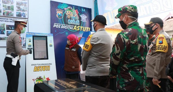 Kapolda Jatim Resmikan Kampung tangguh dan Pos Digital Astuti.