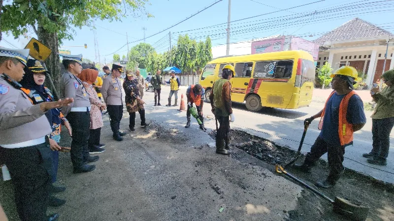 Jelang Mudik Lebaran 2026, Ruas Jalan Boureno - Bojonegoro Diperbaiki