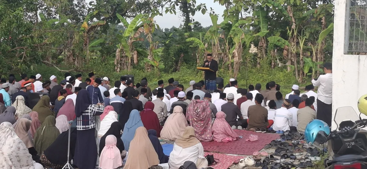 Gelar Salat Id Lebih Awal, Majelis Cinta Alquran Bojonegoro Rujuk Hasil Ru'yatul Hilal Afghanistan