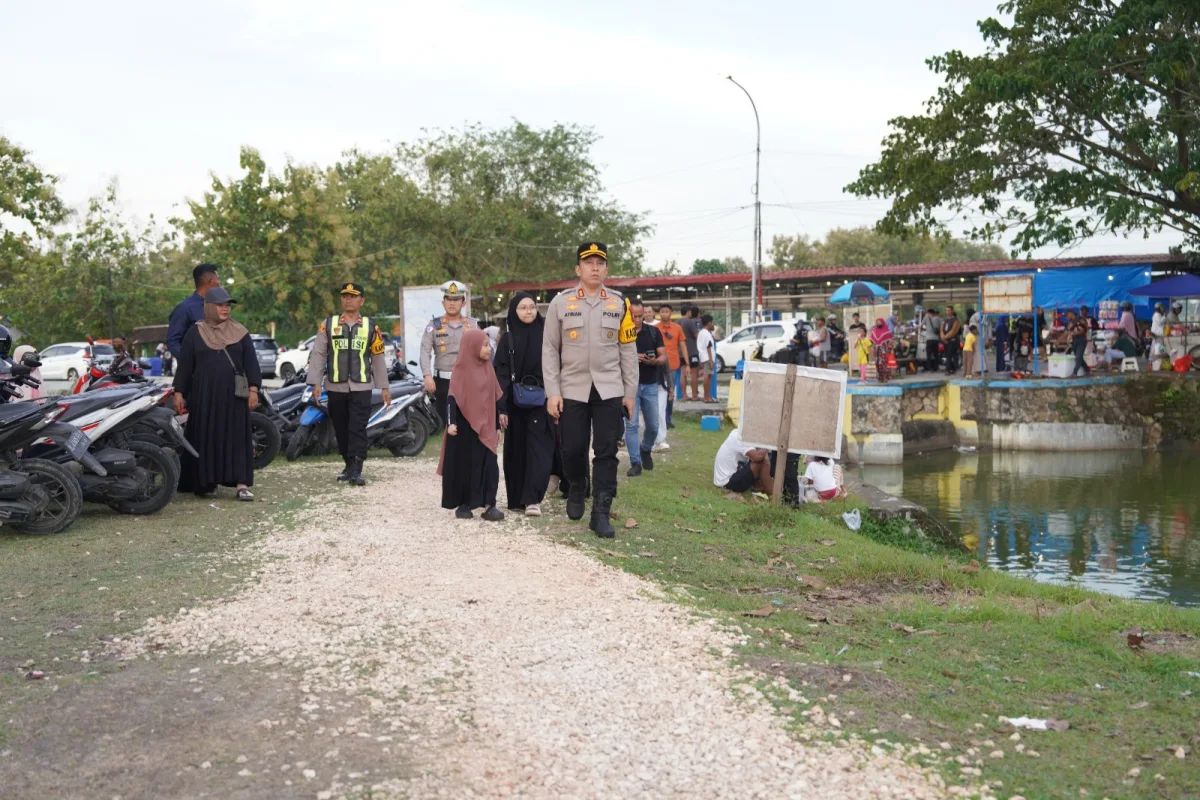 Cegah Gangguan Kamtibmas, Kapolres Bojonegoro Pantau Kawasan Wisata Selama Libur Lebaran