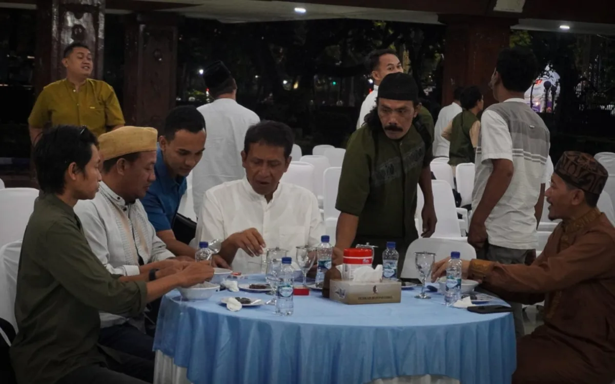 Bupati Setyo Wahono bersama awak media Bojonegoro