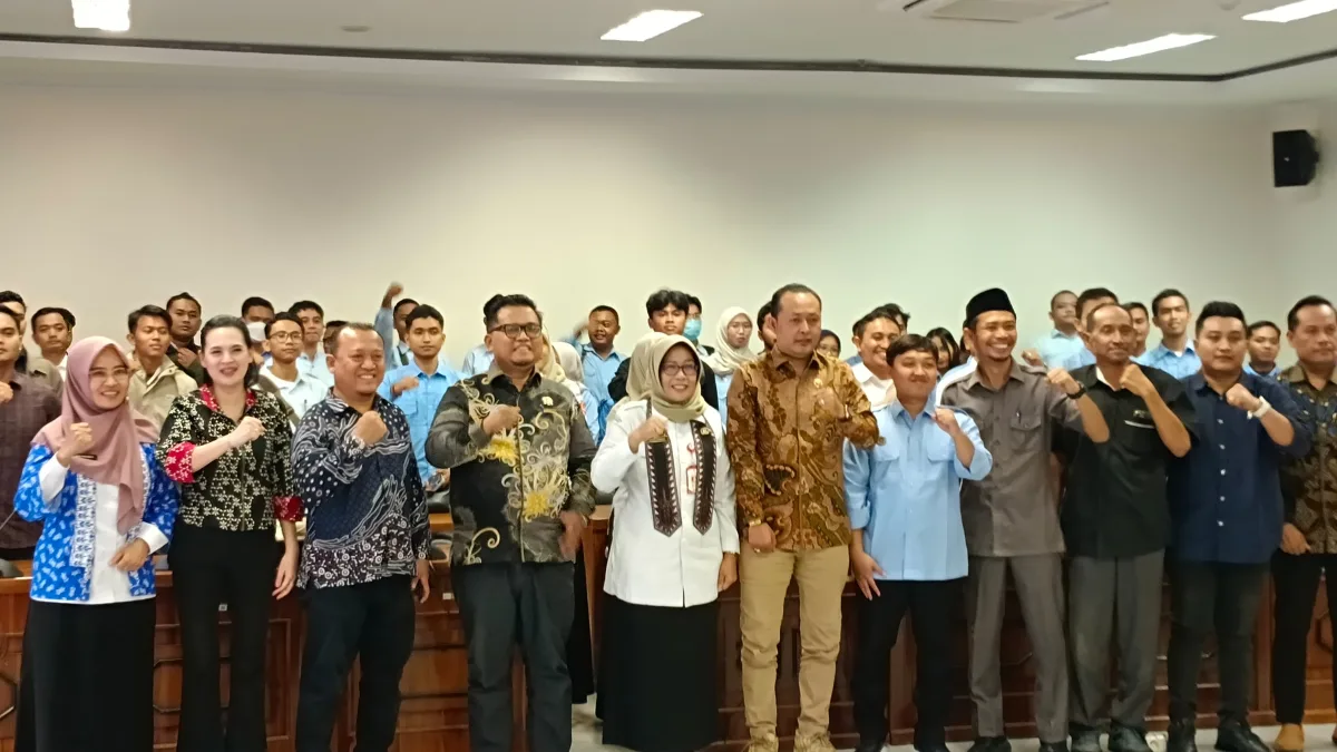 DPRD dan SPPG bersama Dinkes Rapat Evaluasi
